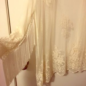 ASTR lace kimono with fringed sleeves ♥️